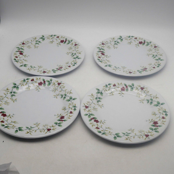 NEW Set Of 4 Pfaltzgraff Melamine Winterberry Salad Dessert Plates 8.25 Inches - Picture 4 of 6